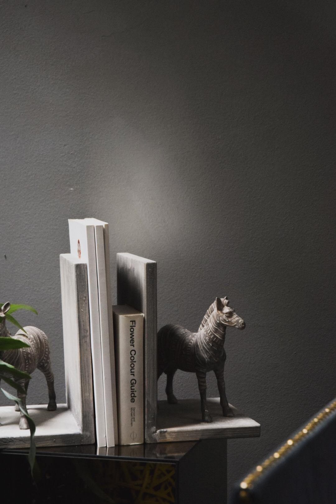 Book Holders beli handmade - Slika 5