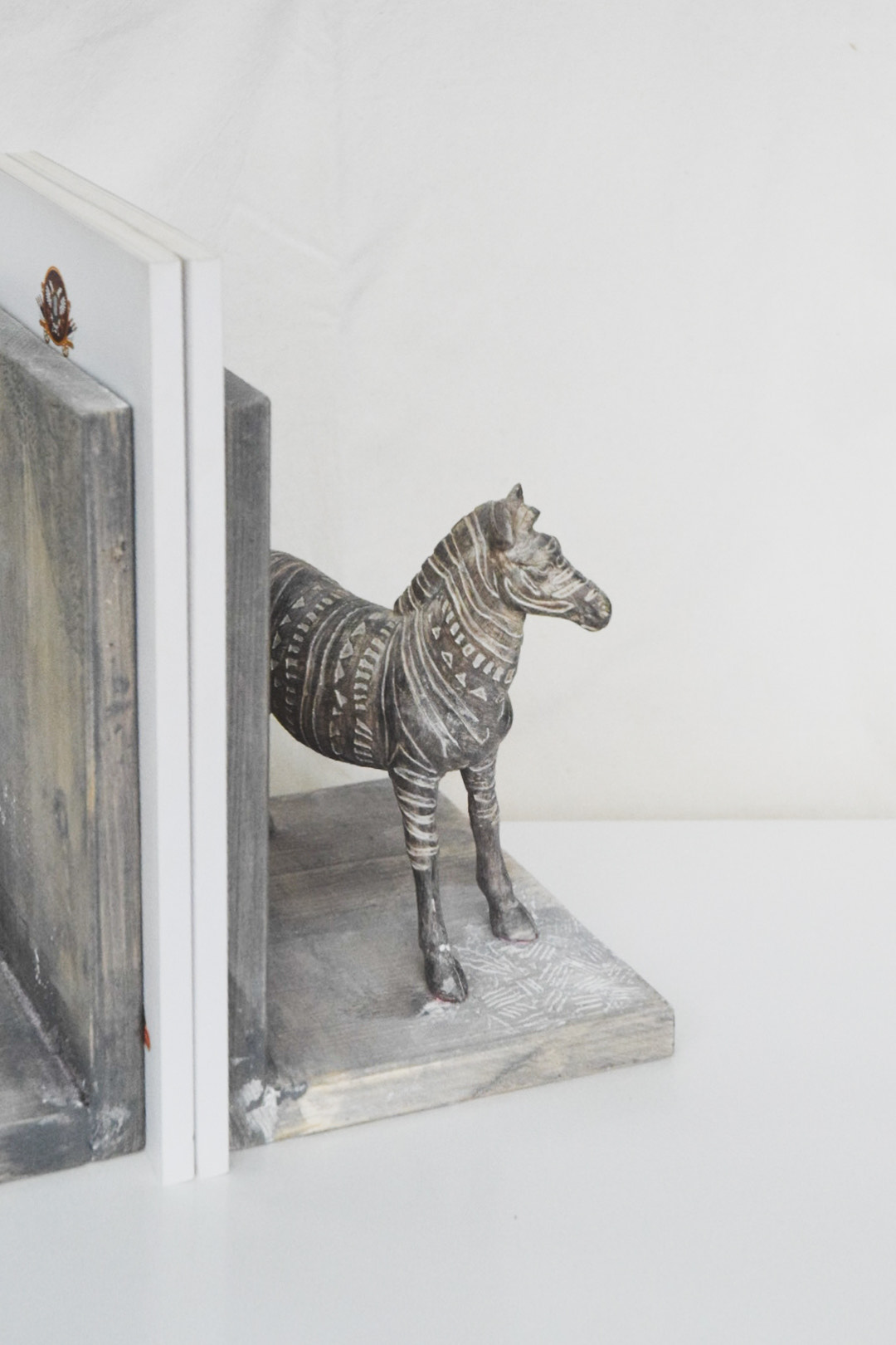 Book Holders beli handmade - Slika 2